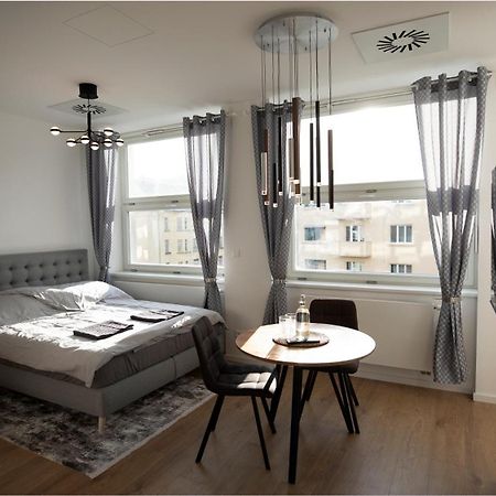 Luxury Apartment In City Centrum By Ota Group Bratislava Buitenkant foto